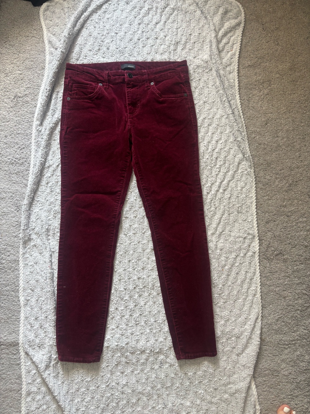 Slim Corduroy Skinny Pants in Deep Burgundy